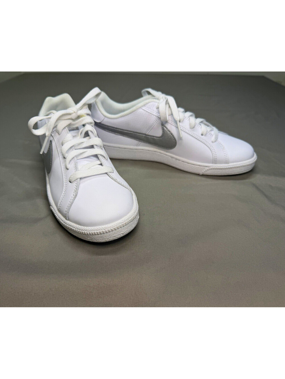 Nike Court Royale Low Top Lace-Up Sneakers White/Metallic Silver 749867-100